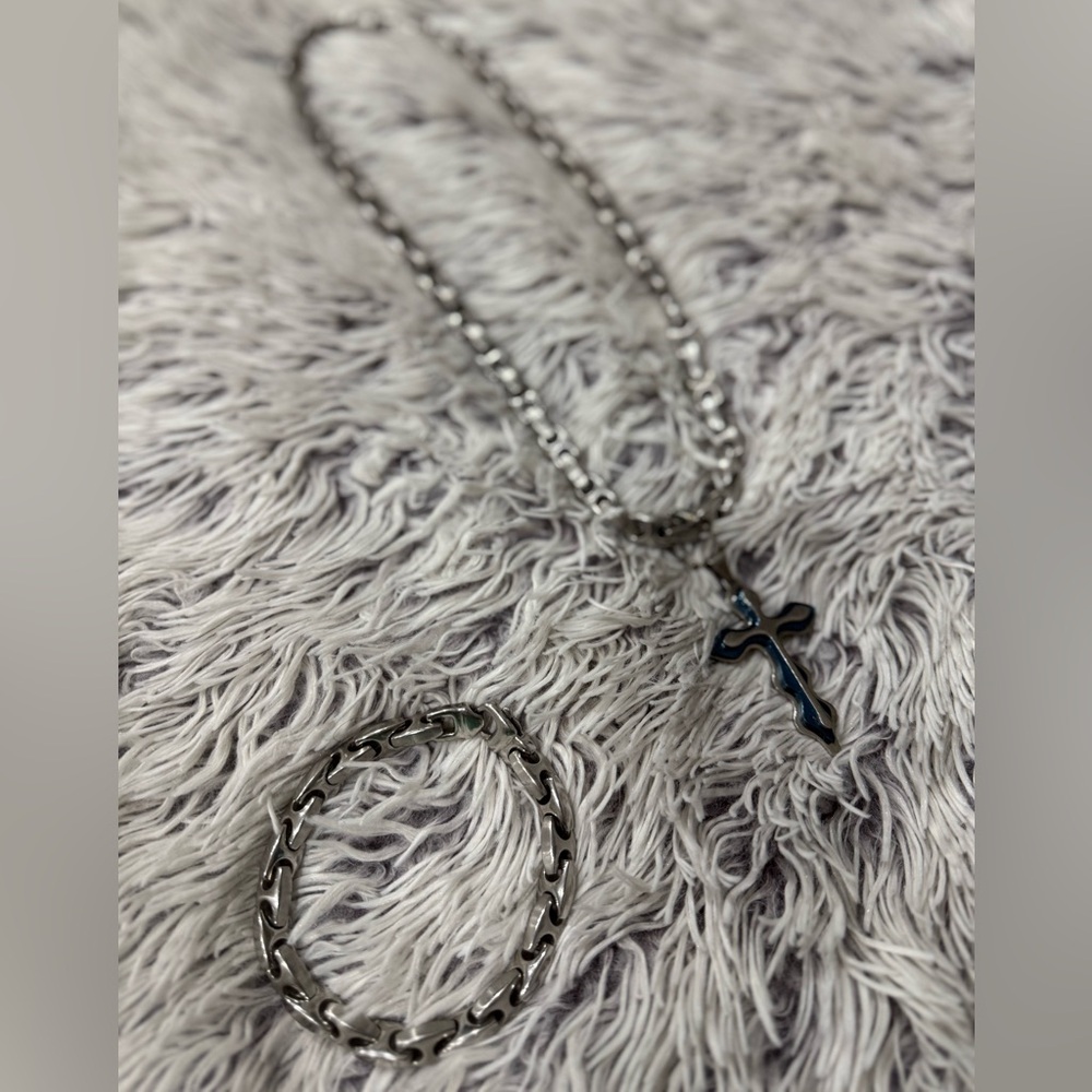 Silver Chain Necklace with Cross Pendant